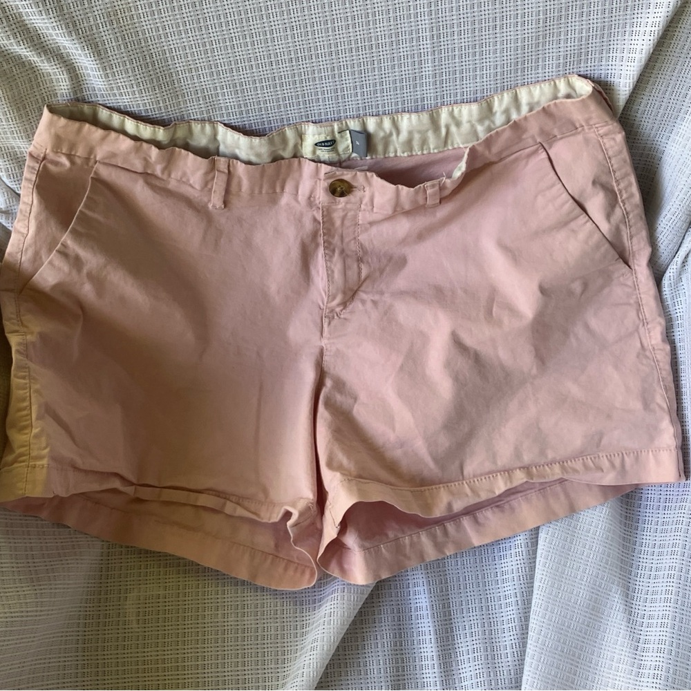 Old Navy Blush Pink Women's Bermudas